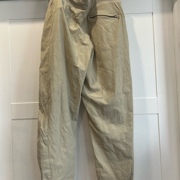 Athleta Trekkie Relaxed Mid Rise Jogger size 14 - Picture 3 of 4